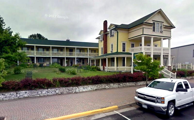 Colonial House Inn (Colonial House and Motel) - From Web Listing